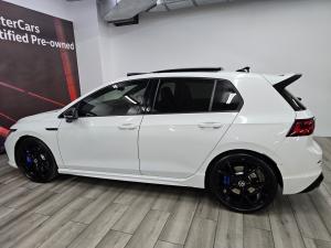 Volkswagen Golf R - Image 16