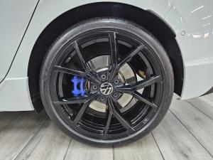 Volkswagen Golf R - Image 5