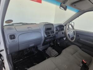 Nissan NP300 Hardbody 2 - Image 7