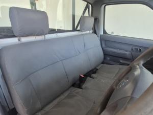 Nissan NP300 Hardbody 2 - Image 11