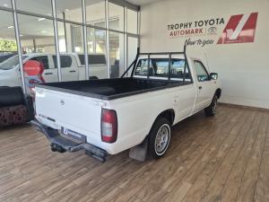 Nissan NP300 Hardbody 2 - Image 2