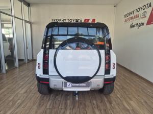 Land Rover Defender 110 D250 SE - Image 5