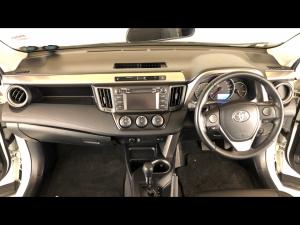Toyota RAV4 2.0 GX auto - Image 6