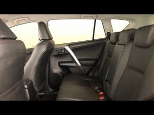 Toyota RAV4 2.0 GX auto - Image 11