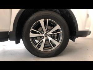 Toyota RAV4 2.0 GX auto - Image 17