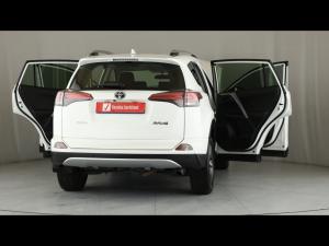 Toyota RAV4 2.0 GX auto - Image 24