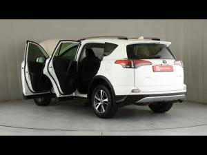 Toyota RAV4 2.0 GX auto - Image 25
