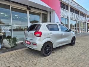 Toyota Vitz 1.0 XR manual - Image 2