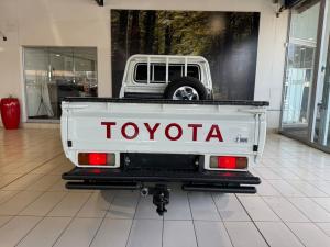 Toyota Land Cruiser 79 4.5D-4D LX V8 single cab - Image 5
