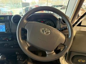 Toyota Land Cruiser 79 4.5D-4D LX V8 single cab - Image 6