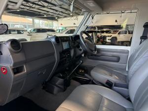 Toyota Land Cruiser 79 4.5D-4D LX V8 single cab - Image 7