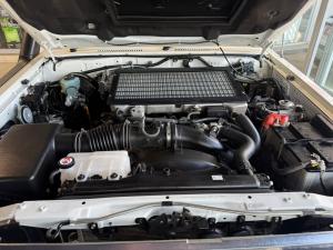 Toyota Land Cruiser 79 4.5D-4D LX V8 single cab - Image 11