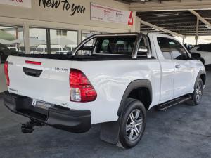 Toyota Hilux 2.8GD-6 Xtra cab 4x4 Legend 50 auto - Image 2