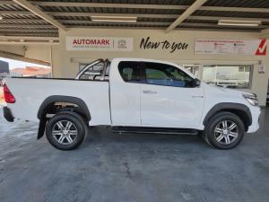 Toyota Hilux 2.8GD-6 Xtra cab 4x4 Legend 50 auto - Image 3