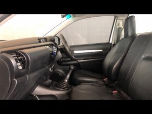 Toyota Hilux 2.4GD S (aircon) - Image 7