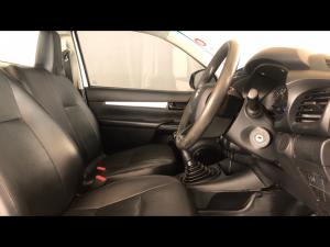 Toyota Hilux 2.4GD S (aircon) - Image 10