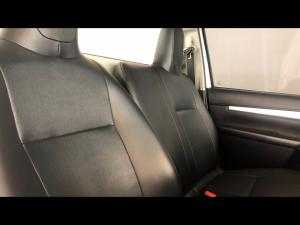 Toyota Hilux 2.4GD S (aircon) - Image 12