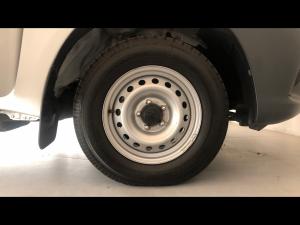 Toyota Hilux 2.4GD S (aircon) - Image 17