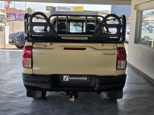 Toyota Hilux 2.4GD-6 single cab Raider manual - Image 5