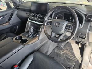 Toyota Land Cruiser 300 3.3D ZX - Image 7