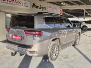 Toyota Land Cruiser 300 3.3D ZX - Image 2