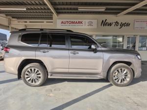 Toyota Land Cruiser 300 3.3D ZX - Image 3