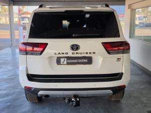 Toyota Land Cruiser 300 3.3D GR-Sport - Image 5