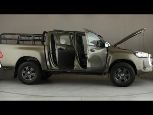 Toyota Hilux 2.4GD-6 double cab 4x4 Raider auto - Image 30