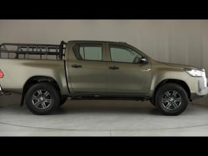 Toyota Hilux 2.4GD-6 double cab 4x4 Raider auto - Image 3