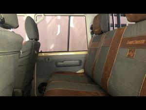Toyota Land Cruiser 79 2.8GD-6 double cab auto - Image 11