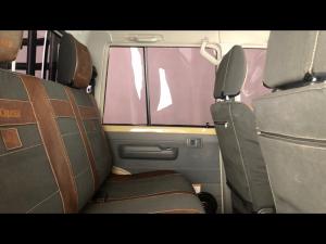 Toyota Land Cruiser 79 2.8GD-6 double cab auto - Image 12