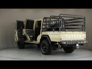 Toyota Land Cruiser 79 2.8GD-6 double cab auto - Image 25