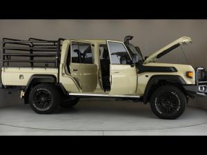 Toyota Land Cruiser 79 2.8GD-6 double cab auto - Image 30
