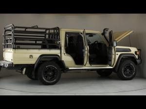 Toyota Land Cruiser 79 2.8GD-6 double cab auto - Image 31
