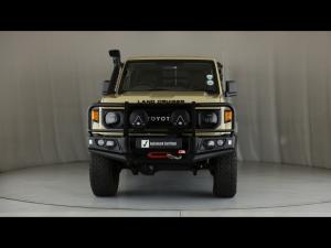 Toyota Land Cruiser 79 2.8GD-6 double cab auto - Image 4