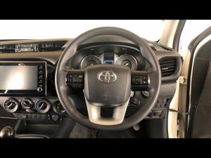 Toyota Hilux 2.4GD-6 double cab 4x4 Raider manual - Image 8