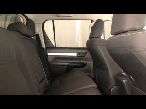Toyota Hilux 2.4GD-6 double cab 4x4 Raider manual - Image 12
