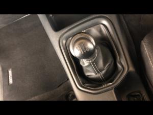 Toyota Hilux 2.4GD-6 double cab 4x4 Raider manual - Image 15