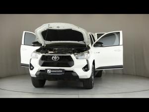 Toyota Hilux 2.4GD-6 double cab 4x4 Raider manual - Image 28