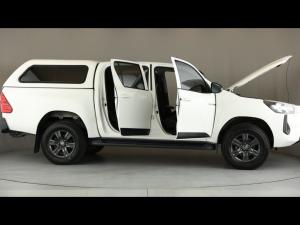 Toyota Hilux 2.4GD-6 double cab 4x4 Raider manual - Image 30