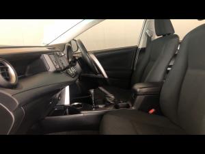 Toyota RAV4 2.0 GX auto - Image 7