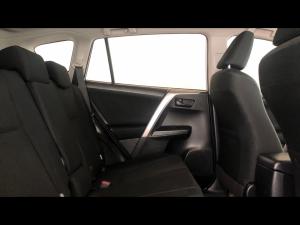 Toyota RAV4 2.0 GX auto - Image 12