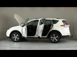 Toyota RAV4 2.0 GX auto - Image 26