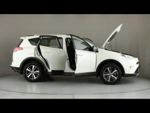 Toyota RAV4 2.0 GX auto - Image 30