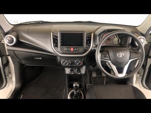 Toyota Vitz 1.0 XR manual - Image 6
