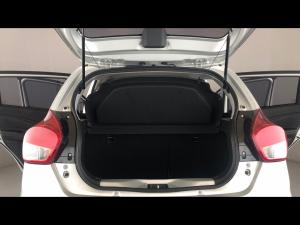 Toyota Vitz 1.0 XR manual - Image 13
