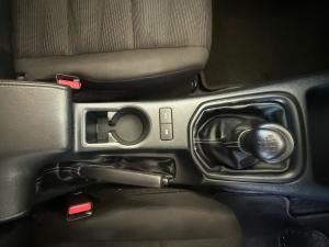 Toyota Hilux 2.4GD-6 single cab 4x4 Raider manual - Image 11