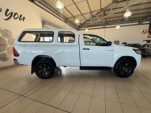 Toyota Hilux 2.4GD-6 single cab 4x4 Raider manual - Image 3
