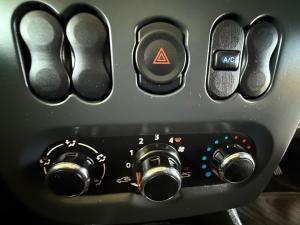 Nissan NP200 1.6i safety pack (aircon) - Image 11