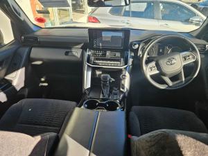 Toyota Land Cruiser 300 3.3D GX-R - Image 6